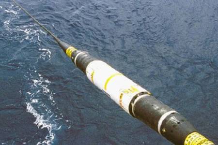 El Gobierno formalizó la autorización a Google a instalar el cable de fibra óptica submarino más largo del mundo