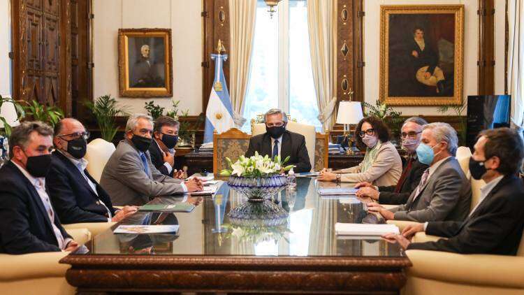El Gobierno prometió no tocar las retenciones y ahora busca al 'culpable' de las subas de precios