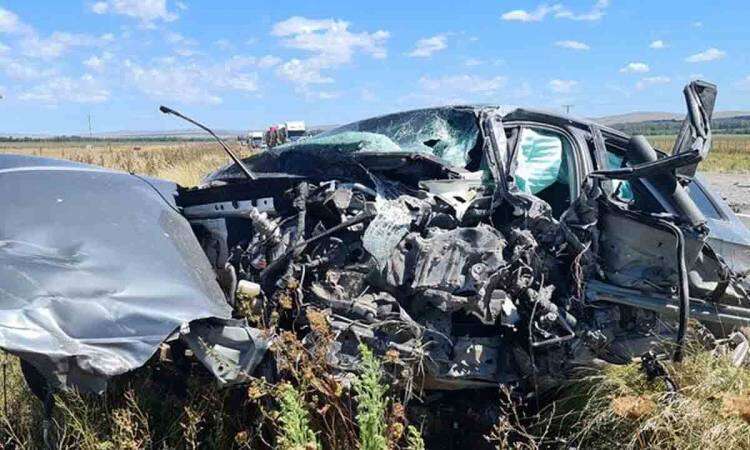 Ruta 51: un choque frontal entre un auto y un camión dejó tres heridos