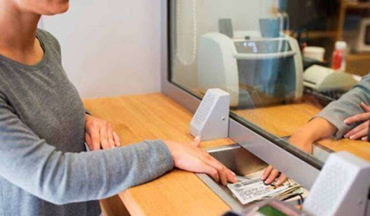 Los bancos retoman su horario habitual