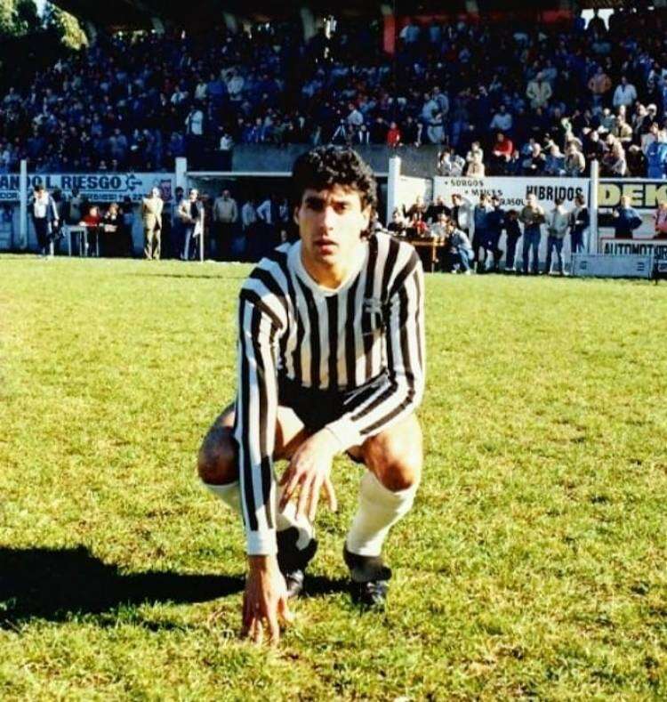 El Centro Blanco y Negro lamenta profundamente el fallecimiento del ex futbolista Néstor “Coco” Torres y acompaña a familiares y seres queridos en este triste momento