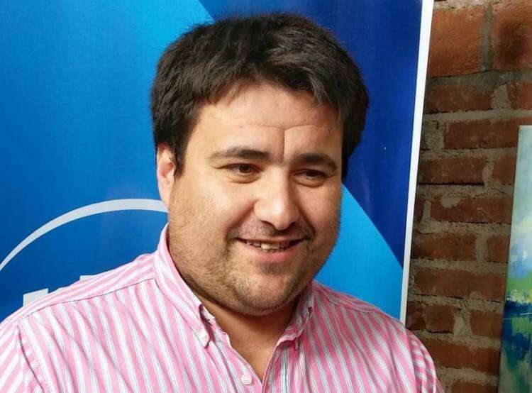 “Buscamos un equilibrio, la gente quiere dirigentes nuevos, no políticos”