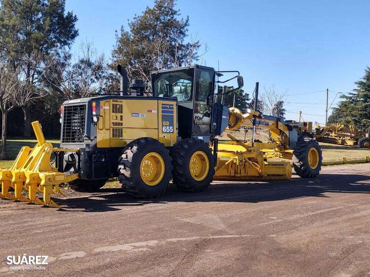 Comisión Vial Rural: una nueva motoniveladora se suma al mantenimiento de los caminos rurales del distrito