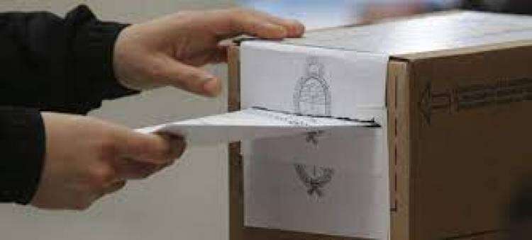 Presentaron las listas de los precandidatos en el distrito