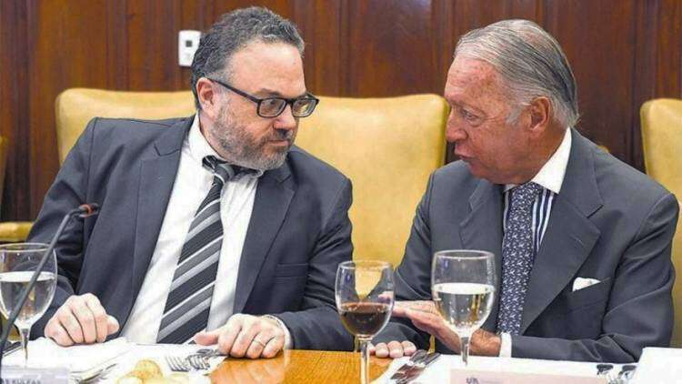 Polémica: la UIA propone a las empresas no pagar sueldos a los empleados que no se vacunen