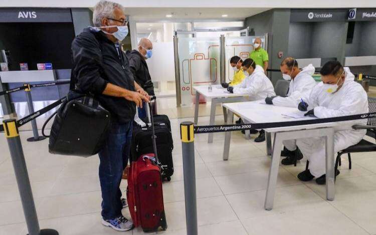 Ya no deberán hacer cuarentena quienes viajaron por trabajo al exterior