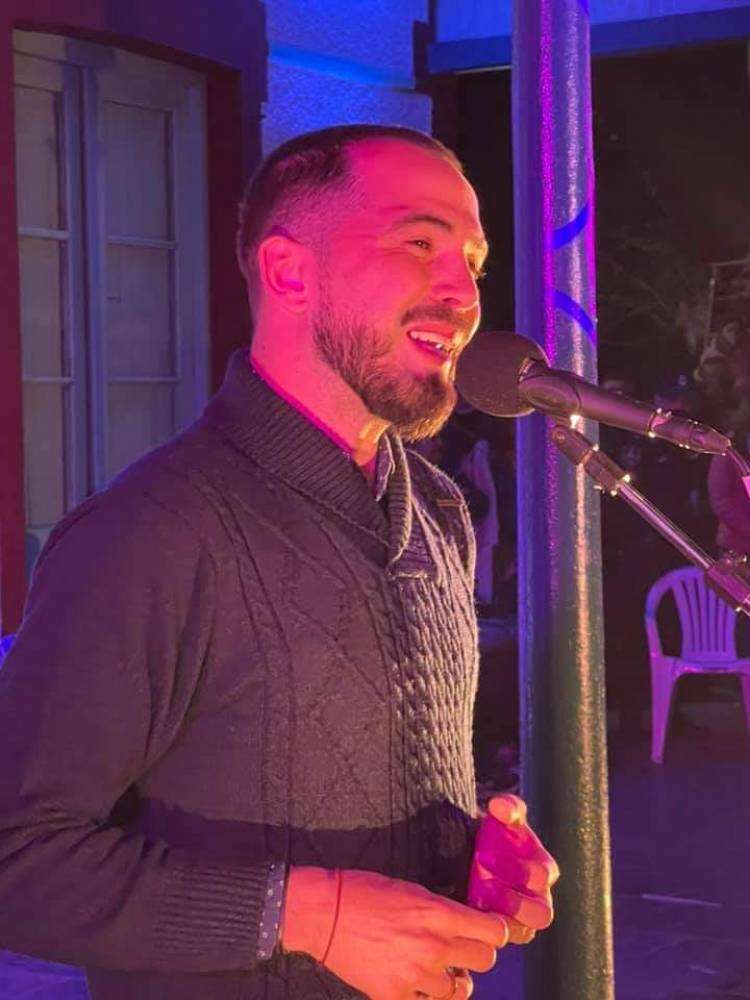 Alex Freidig le puso música y emoción a los festejos por el 109º aniversario de Huanguelén