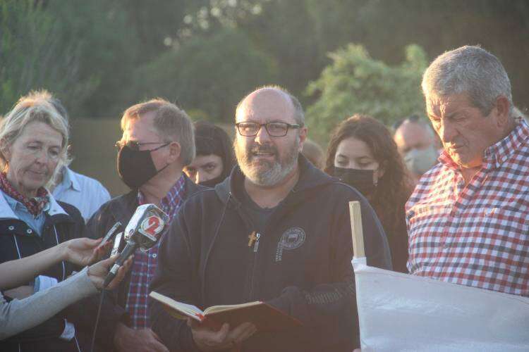 Más de 500 personas presentes en la marcha silenciosa pidiendo justicia por Don Tomás Schwab
