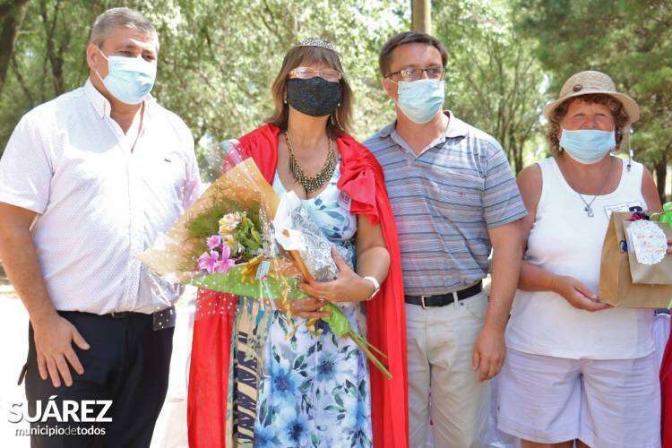 Celebración de 10 años de permanencia de la colonia de vacaciones: elección del rey y la reina del Consejo de Adultos Mayores y de la Comparsa