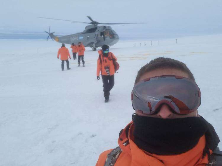Cristian Lizarreta recorre las bases en la Antártida