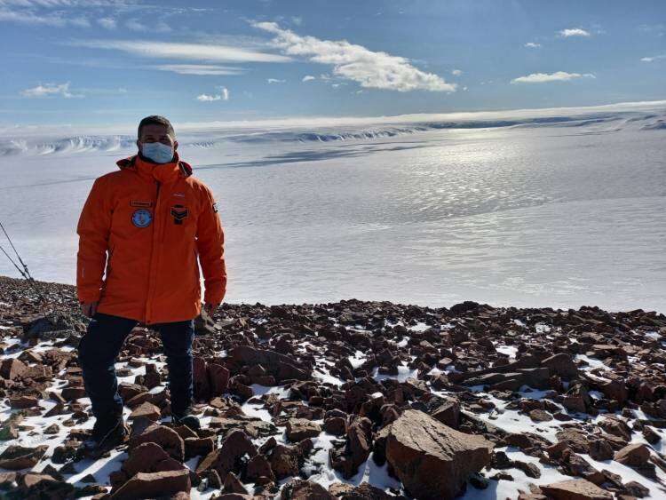 El meteorólogo Christian Lizarreta inicia la segunda etapa de su viaje en la Antártida