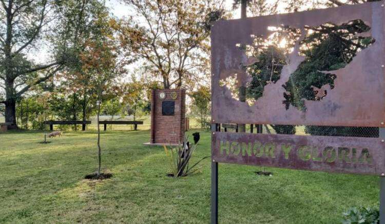 Quedó inaugurada la plazoleta "Honor y Gloria" como homenaje permanente a los veteranos y caídos en Malvinas