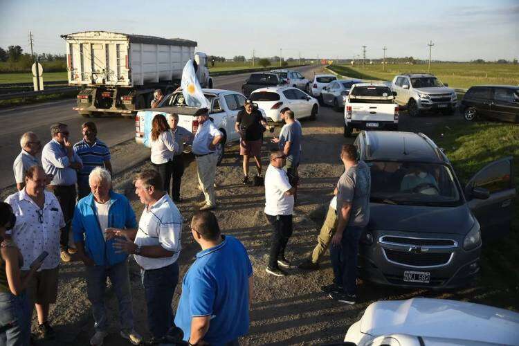 Con presencia en las rutas, la Mesa de Enlace confirmó una protesta por la falta de gasoil