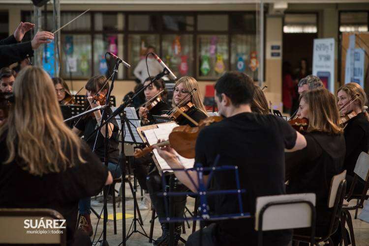 EMMCOS: Más de 130 músicos en escena en una tarde a toda orquesta en la Unidad Académica 