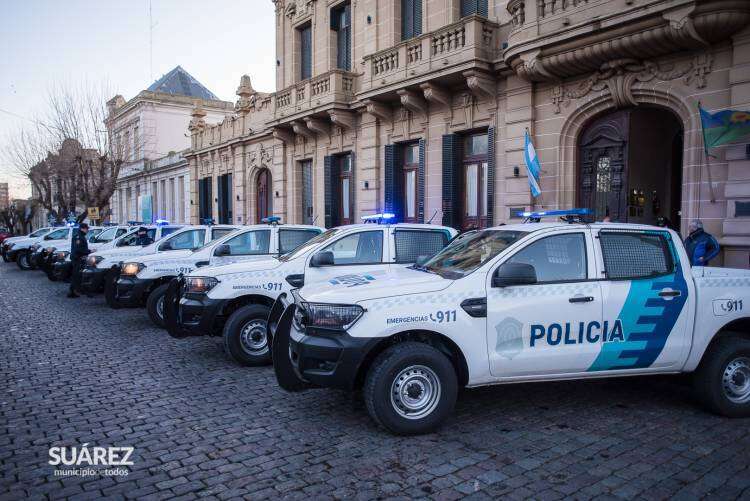 El ministro de seguridad Sergio Berni entregó 10 móviles 0km a la policía comunal