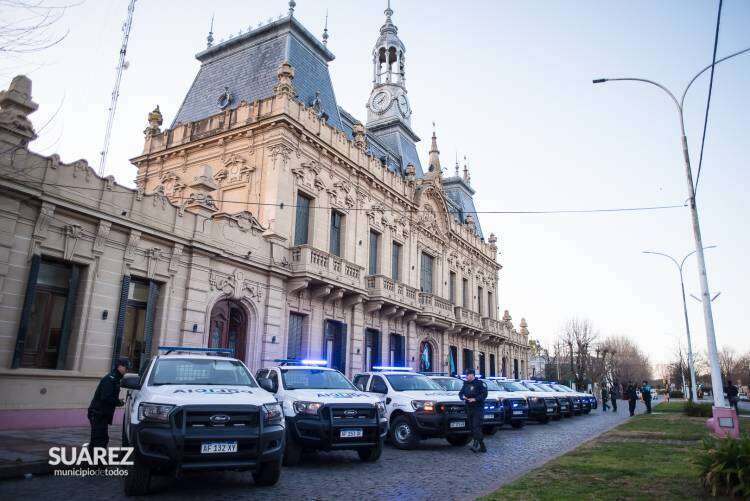 El ministro de seguridad Sergio Berni entregó 10 móviles 0km a la policía comunal