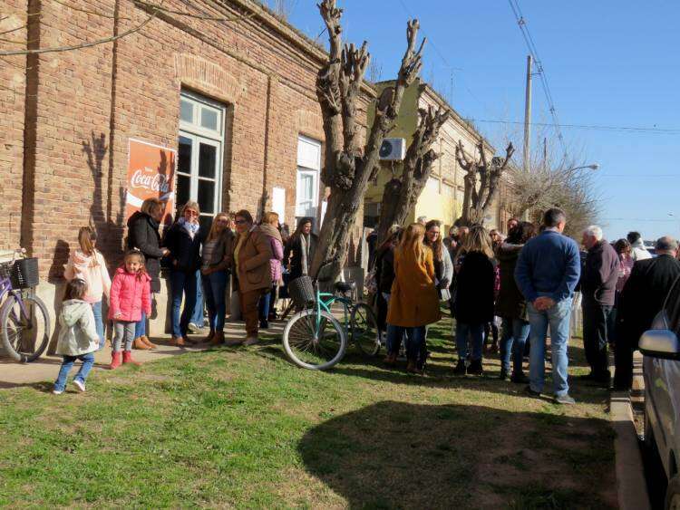 Se inauguró la Biblioteca Popular La Colina