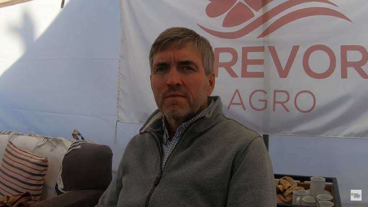Trevor Agro: “En ese ámbito, uno trata de mostrar lo que es.”