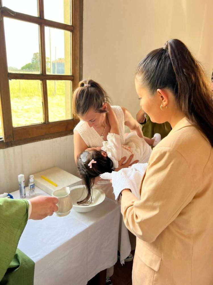 Emotiva celebración religiosa en D’Orbigny