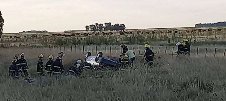 Un muerto y cinco heridos de Tres Arroyos en accidente entre Laprida y Juárez
