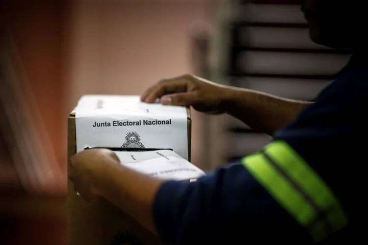 El Gobierno destinará 942 millones de pesos para la impresión de padrones electorales y fajas de seguridad