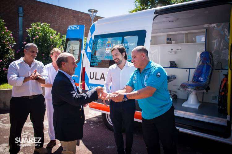 El Ministro de Salud bonaerense Nicolás Kreplak entregó una ambulancia al Municipio