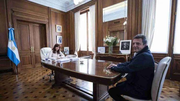 Señal: Cristina y Massa cierran suba de 119% para el personal del Congreso 