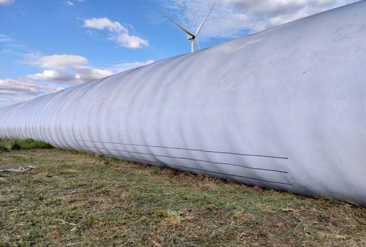 Dos amigos crearon un sistema inédito para evitar la rotura de silobolsas