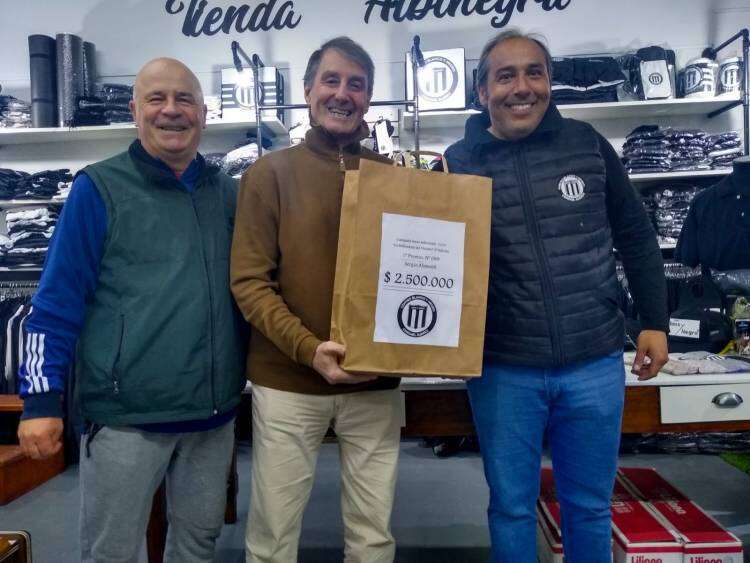 Blanco y Negro entregó los premios de "La Millonaria del Decano"