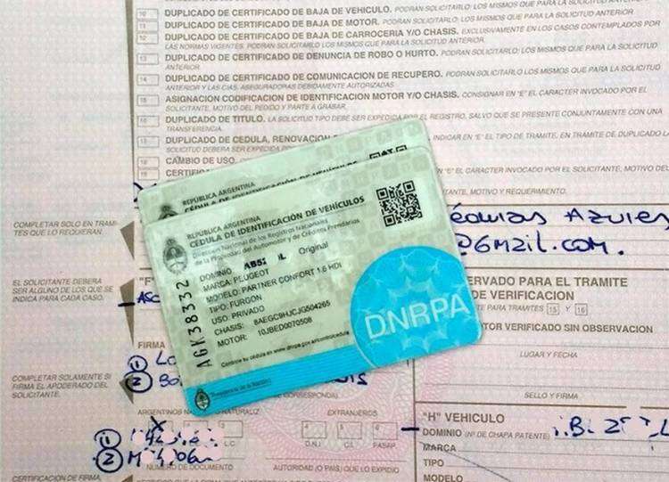 El Registro Automotor no entrega cédula verde ni azul: faltan insumos por trabas a las importaciones