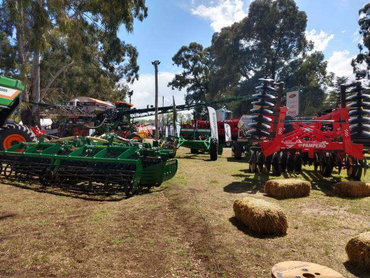 EXPO RURAL 2023: Agromaqsur con un stand repleto de maquinaria