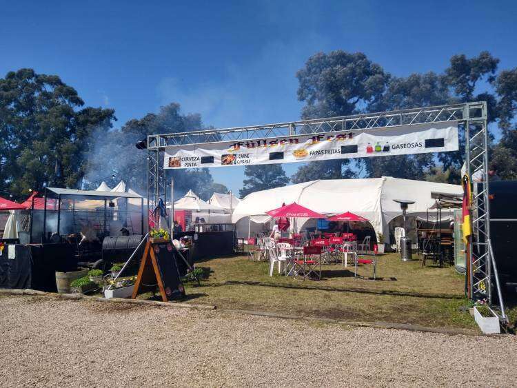 EXPO RURAL 2023: la carpa de la Füllsen Fest comparte su gastronomía