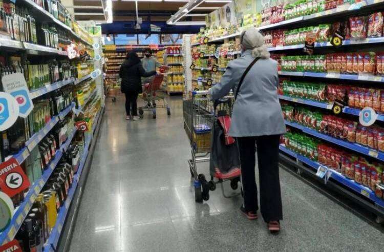 La inflación de diciembre llegó al 25,5% y en todo 2023 superó el 210%