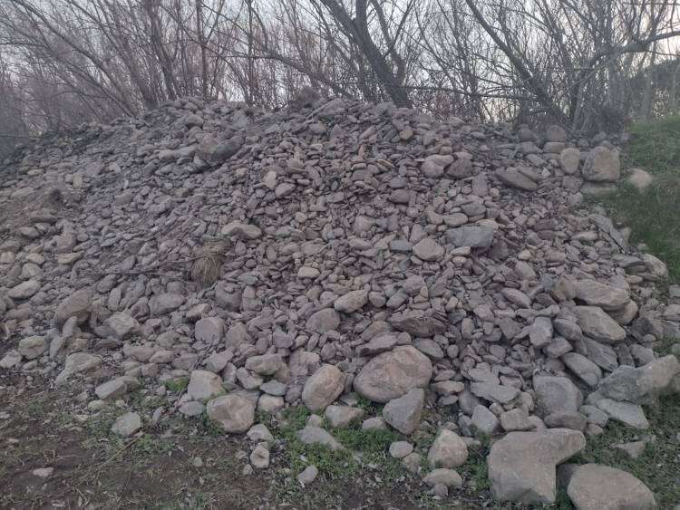 Vecinos del barrio Ceferino  en alerta por extracción de tierra y piedras