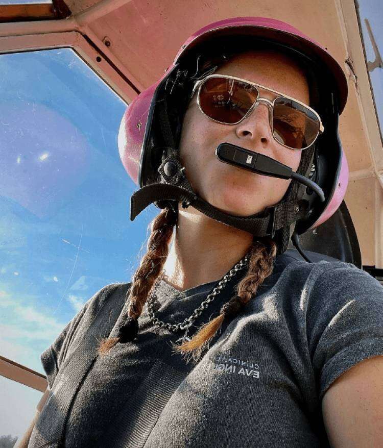 Inspiración: Lucía Vastik, una de las 3 pilotos aero aplicadoras del país