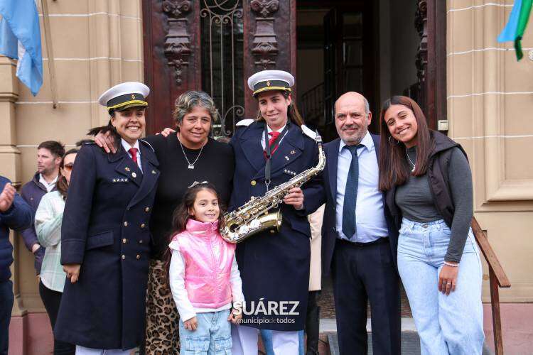 La Banda Municipal distinguió la trayectoria de sus integrantes