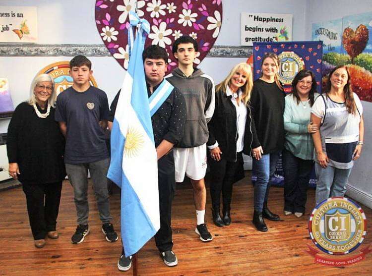 CUANDO SE CUMPLE AÑOS, LLEGAN LAS SORPRESAS Y LOS OBSEQUIOS