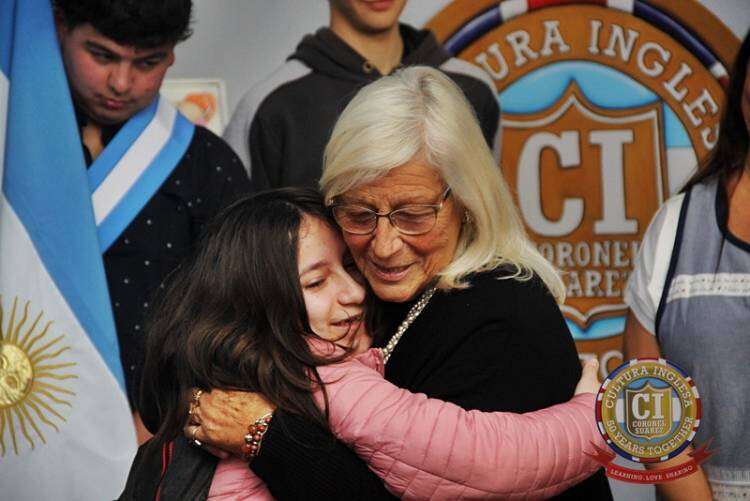 CUANDO SE CUMPLE AÑOS, LLEGAN LAS SORPRESAS Y LOS OBSEQUIOS
