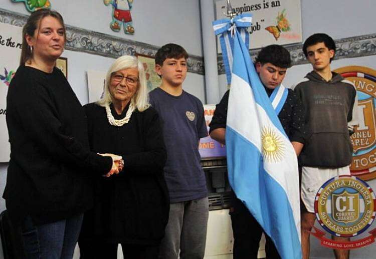 CUANDO SE CUMPLE AÑOS, LLEGAN LAS SORPRESAS Y LOS OBSEQUIOS