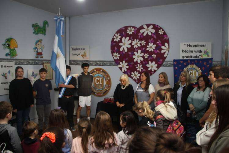 CUANDO SE CUMPLE AÑOS, LLEGAN LAS SORPRESAS Y LOS OBSEQUIOS