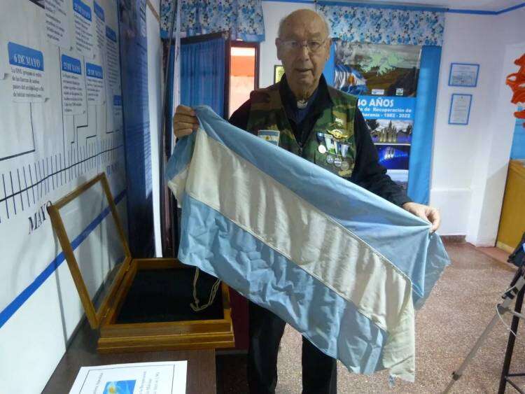 El Capellán de Malvinas Vicente Martínez Torrens visita la ciudad la próxima semana