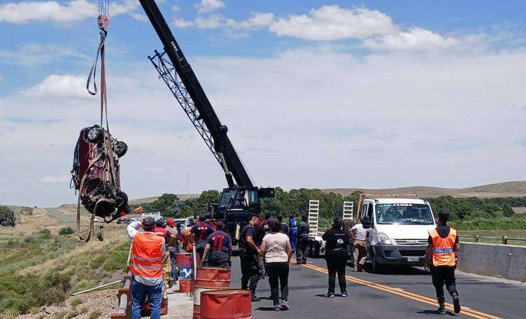 Sacaron el rodado que cayó en el dique sin rastros de ocupantes