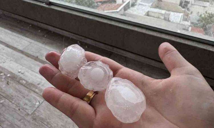 Bahía Blanca: tormenta dejó numerosos daños y cinco heridos