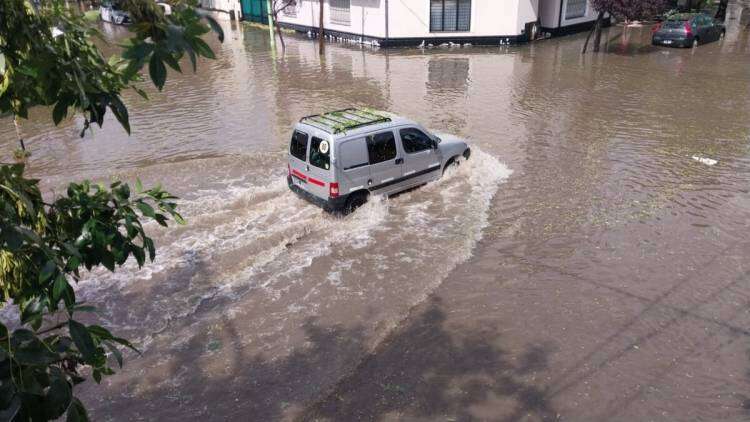 Bahía Blanca: tormenta dejó numerosos daños y cinco heridos