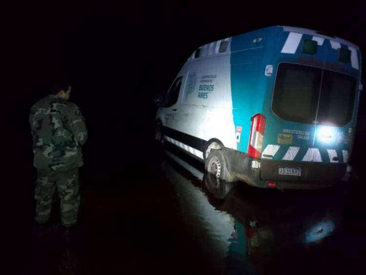 Daireaux: Roban una ambulancia en la madrugada y la recuperan en un camino vecinal