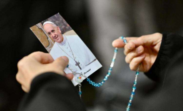 La Santa Sede confirmó que Jorge Bergoglio murió por un derrame cerebral y un colapso cardíaco