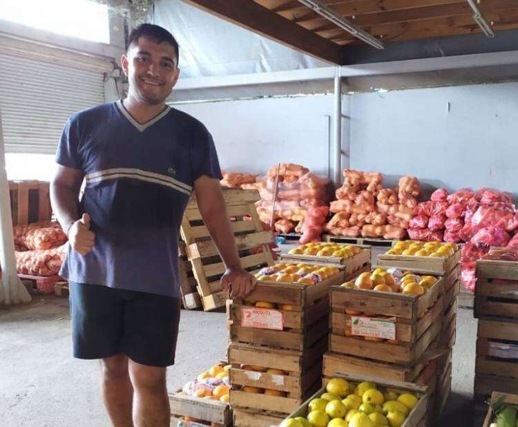 Albañil, vendedor ambulante, mozo, verdulero, repartidor… y ahora graduado universitario