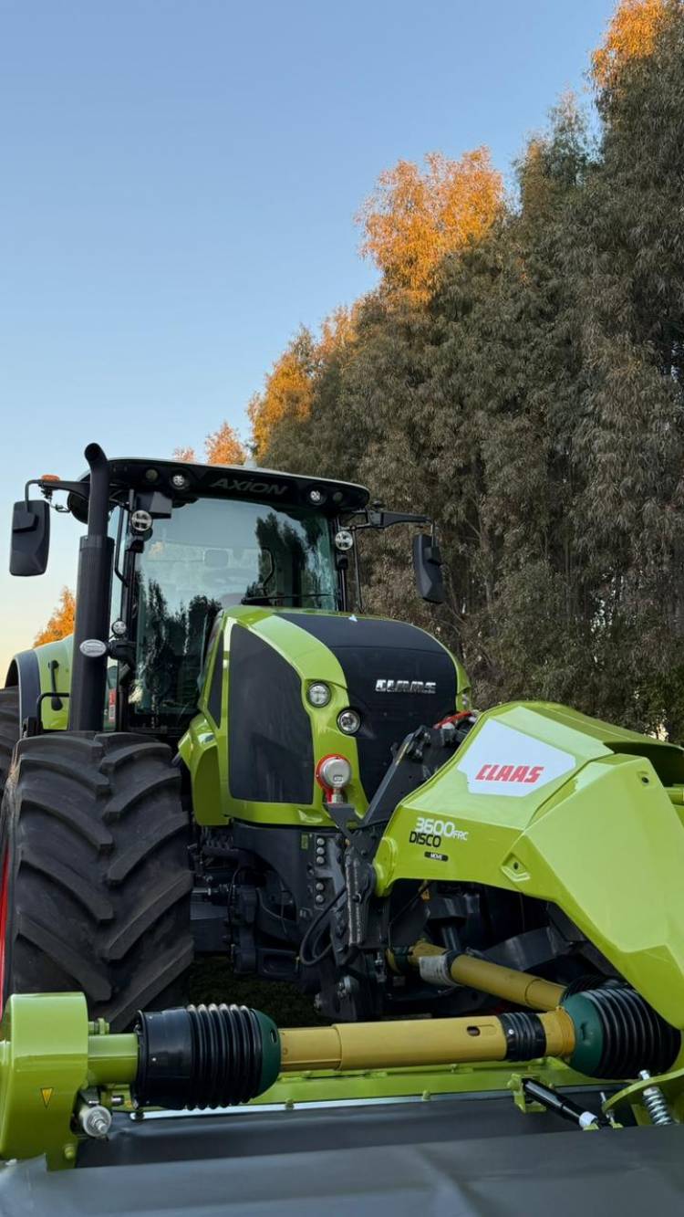 Fiorda Maquinarias desarrolló una jornada técnica para presentar Cosechadoras Trion, Lexion y Tractor Axion