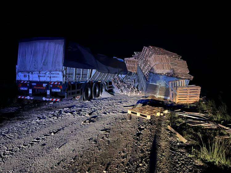 Un suarense fallecido en choque múltiple de camiones en Urdampilleta 