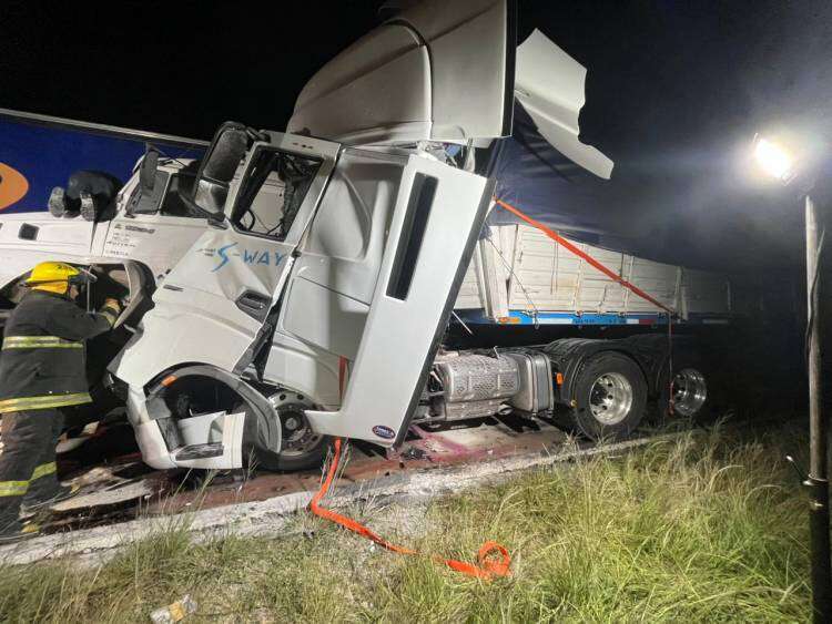 Un suarense fallecido en choque múltiple de camiones en Urdampilleta 